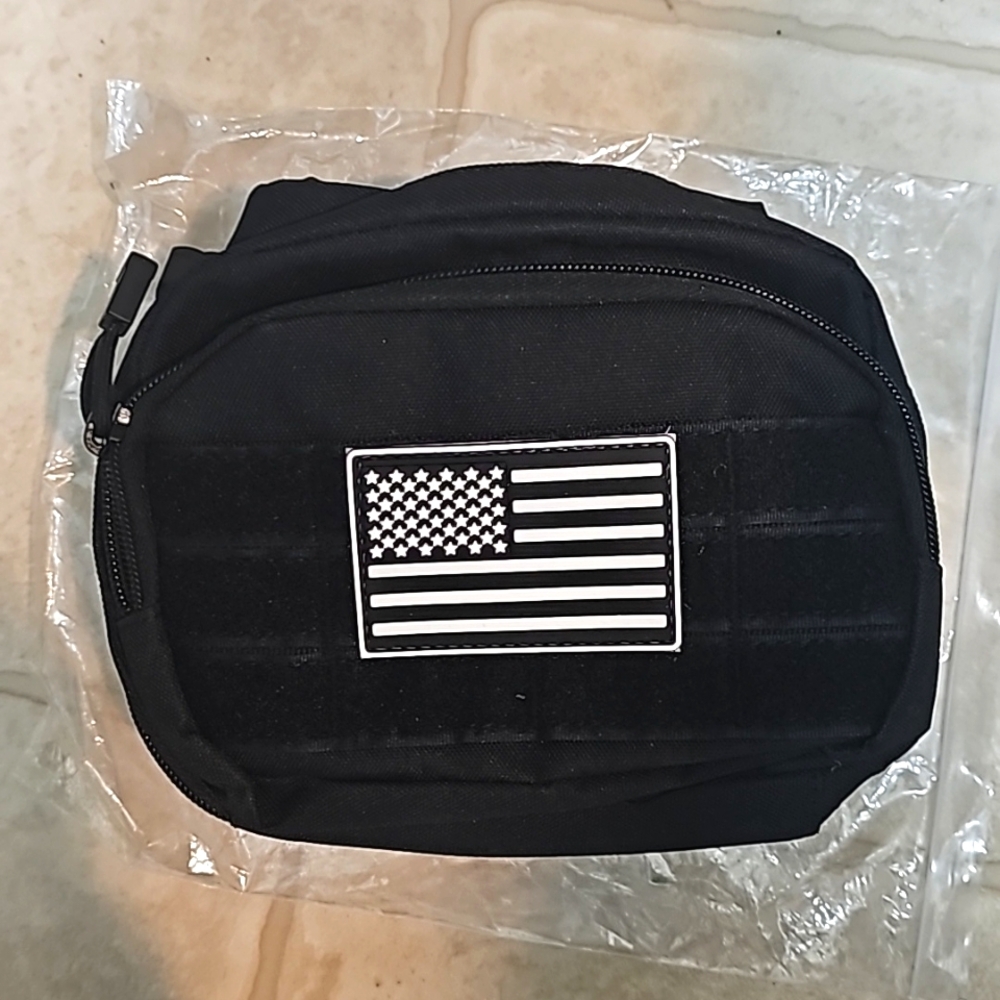 Tactical Sling Bag Conceal Carry - Picture 4 of 9